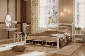 Кровать "Муза 1" КМД10  БЕЛАЯ (1600*2000) (ножки-белые) с коваными изделиями в Сургуте - surgut.mebel-74.com | фото